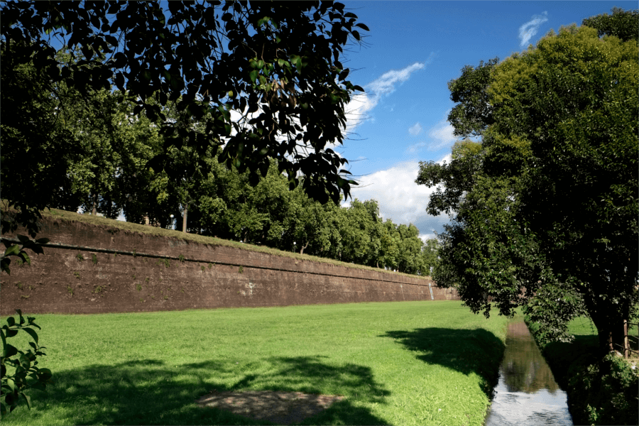 Lucca Town Walls Private Guided Tour